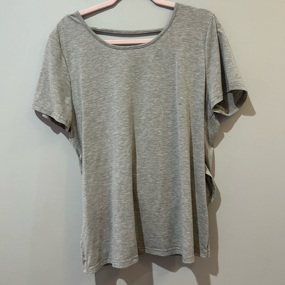 Grey shirt with cut out on the back